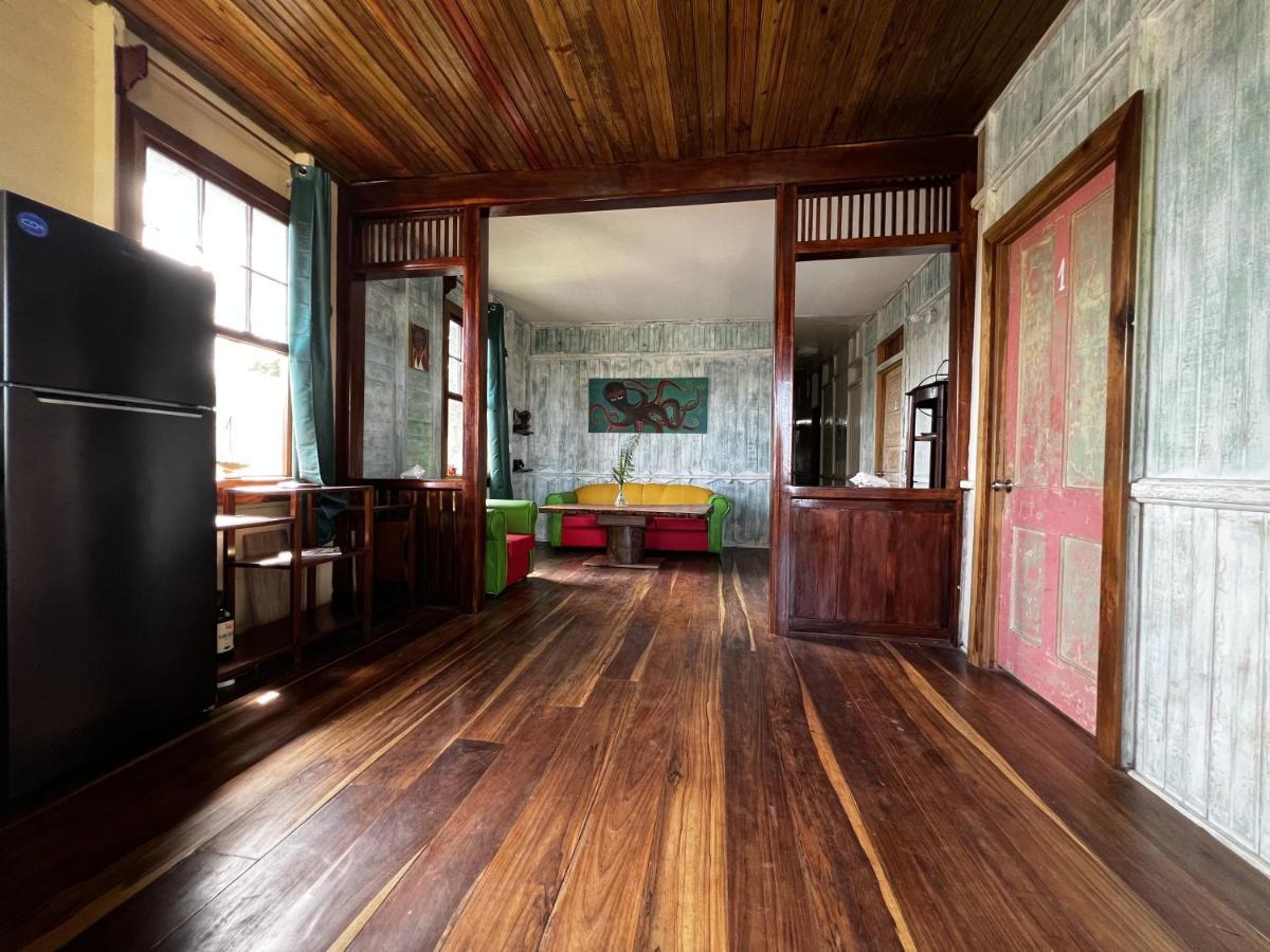Old Bocasso Hostel Bocas Town Luaran gambar